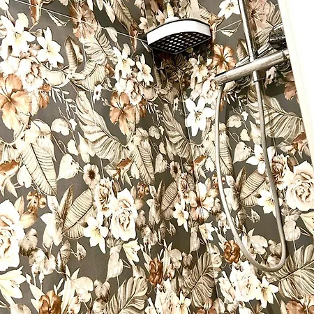 Luxury Vicino - Centro - Metropolitana Apartamento *